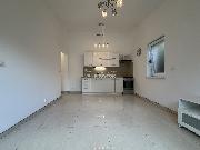 Pron�jem rodinn�ho domu 2+kk, 55m2, s pozemkem 150m2 a parkov�n�m, Praha 9 - Let�any