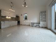 Pron�jem rodinn�ho domu 2+kk, 55m2, s pozemkem 150m2 a parkov�n�m, Praha 9 - Let�any