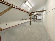 Pron�jem skladu - komer�n�ho prostoru 105m? ve 2.pat�e s v�tahem � Jirny, Tov�rn� 26 Praha v�chod