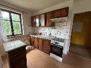 Nab�z�me k pron�jmu byt 1+1 v Jest�eb�, (6)