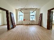 Pron�jem rekonstruovan�ch kancel��sk�ch prostor, 182 m? � Wlach�v d�m, t��da M�ru, Pardubice