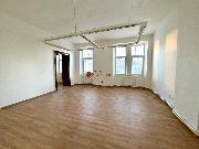 Pron�jem rekonstruovan�ch kancel��sk�ch prostor, 182 m? � Wlach�v d�m, t��da M�ru, Pardubice