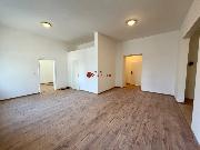 Pron�jem rekonstruovan�ch kancel��sk�ch prostor, 71 m? � Wlach�v d�m, t��da M�ru, Pardubice