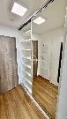 Pron�jem novostavby 1+kk v Havl��kov� Brod�
