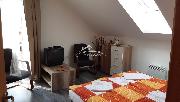 Pron�jem pokoje v rodinn�m dom� v Tel�i