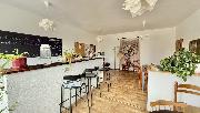 Pron�jem v�t�� ��sti patra v komer�n� budov� 130 m2, Pelh�imov