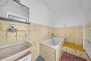 Rodinn� d�m 4+1 s gar��, d�lnou a zahradn� chatou ve Vl�et�n� u �irovnice