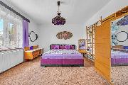 Rodinn� d�m 4+1 s gar��, d�lnou a zahradn� chatou ve Vl�et�n� u �irovnice