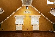 B�val� h�jenka ukryt� v lese � rodinn� d�m s naprost�m soukrom�m na pozemku 1839 m?, Plesn�