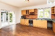 Prodej rodinn�ho domu 4+kk Plesn� |  bungalov se zahradou 1.391 m2