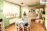 Prodej rodinn�ho domu se dv�ma byty a dvougar��, 877 m? pozemek � Franti�kovy L�zn� (okres Cheb)