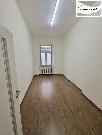 Pronjem kancele 16 m2 s vtahem, centrum Chebu