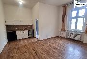 Pron�jem kancel��e -  centrum Chebu