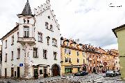 Pron�jem nov� zrekonstruovan�ch byt�, �idovsk� ulice, Cheb