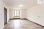 Pron�jem nov� zrekonstruovan�ch byt�, �idovsk� ulice, Cheb