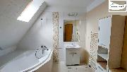 Pron�jem prostorn�ho bytu 3+1 v rodinn�m dom� se samostatn�m vstupem, Komorn� Dv�r u Chebu