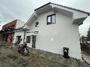 Dvojdm, novostavba a rekonstruovan RD, 2x 200m2, pozemek 750m2, Zelene.