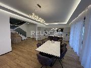 Dvojdm, novostavba a rekonstruovan RD, 2x 200m2, pozemek 750m2, Zelene.