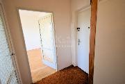 1+1, 35 m2 se sklepem, ve 3.p. panelov�ho domu bez v�tahu, ul. Nad Vodovodem, Praha 10 - Stra�nice