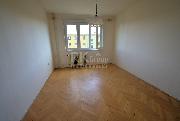 1+1, 35 m2 se sklepem, ve 3.p. panelov�ho domu bez v�tahu, ul. Nad Vodovodem, Praha 10 - Stra�nice