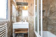 Nab�dka pron�jmu nov� zrekonstruovan�ho bytu 2+kk 5 min. od stanice metra And�l/Na Kn�ec�.