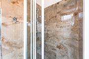 Nab�dka pron�jmu nov� zrekonstruovan�ho bytu 2+kk 5 min. od stanice metra And�l/Na Kn�ec�.