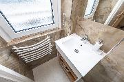 Nab�dka pron�jmu nov� zrekonstruovan�ho bytu 2+kk 5 min. od stanice metra And�l/Na Kn�ec�.