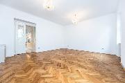Nab�dka pron�jmu nov� zrekonstruovan�ho bytu 2+kk 5 min. od stanice metra And�l/Na Kn�ec�.