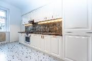 Nab�dka pron�jmu nov� zrekonstruovan�ho bytu 2+kk 5 min. od stanice metra And�l/Na Kn�ec�.