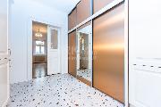 Nab�dka pron�jmu nov� zrekonstruovan�ho bytu 2+kk 5 min. od stanice metra And�l/Na Kn�ec�.