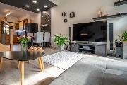 Prodej �adov�ho rodinn�ho domu 3+KK se zahradou v klidn� ��sti Nu�ic, 10 min. od Prahy.