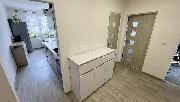 Prodej sv�tl�ho, zrekonstruovan�ho bytu 3+1 s lod�i� a komorou � Mari�nsk� L�zn�, ul. Hroznatova