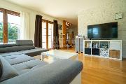 Prodej velkorys�ho rodinn�ho domu 7+kk s rovinnou zahradou a gar�� v klidn� ��sti obce L�ny.