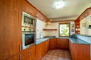 Prodej velkorys�ho rodinn�ho domu 7+kk s rovinnou zahradou a gar�� v klidn� ��sti obce L�ny.