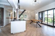 Pron�jem atyp. mezonetov�ho bytu 2+kk s ateli�rem, 118,5 m2, v RD, Praha 4 - Podol�, ul.Dvoreck�