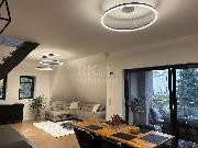 Pron�jem atyp. mezonetov�ho bytu 2+kk s ateli�rem, 118,5 m2, v RD, Praha 4 - Podol�, ul.Dvoreck�