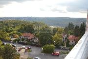 Pron�jem bytu 3+1, 73 m2 s lod�i�, sklepn� k�j�  a nepr�ch.pokoji,  Praha 8 - Troja, ul.Krynick�