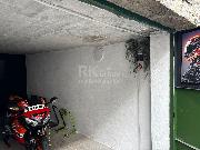 Pron�jem gar�e nebo skladu, 21 m2 + m�sto p�ed gar�� 8 m2,  Praha 4 - Michle,  ul.Kapitulsk�
