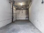 Pron�jem gar�e v ulici Kozm�kova, Praha 10 - Hostiva�