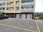 Pron�jem gar�e v ulici Kozm�kova, Praha 10 - Hostiva�