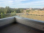Pron�jem nov�ho bytu 2+kk s terasou, sklepem a GS, Praha 8- Karl�n, ul.Sokolova