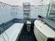 Pron�jem prostorn�ho bytu 4+1, 112 m? se sklepem a balk�nem, ul. Rusk� � Mari�nsk� L�zn�