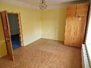 Pron�jem RD 120 m2, 2 x byt 60 m2, na pozemku 487 m2, P�el�c, okr. Kladno