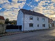 Pron�jem RD 120 m2, 2 x byt 60 m2, na pozemku 487 m2, P�el�c, okr. Kladno