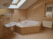 Pron�jem RD 156 m2, na pozemku 864 m2, Slan�, U Hv�zd�rny