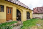 Rozmanit� nemovitost vhodn� k dobudov�n� v centru Bechyn�.