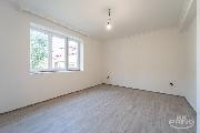 Dm, 7+kk, 180 m2, po rekonstrukci, pozemek 250 m2, Hlaveneck, Praha 9