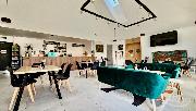 Nab�z�m k prodeji gastro provozuj�c� Fresh Bistro v nov� budov� Sokolovny v Praze 6 � Lysolaj�ch.