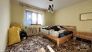 Rodinn dm 230 m2 o dispozici 2x bytov jednotka s gar na pozemku 740 m?