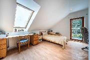 Rodinn� d�m o dispozice 5+kk, na pozemku 1.026 v ulici Ke Skalk�m, Z�b�hlice, Praha.